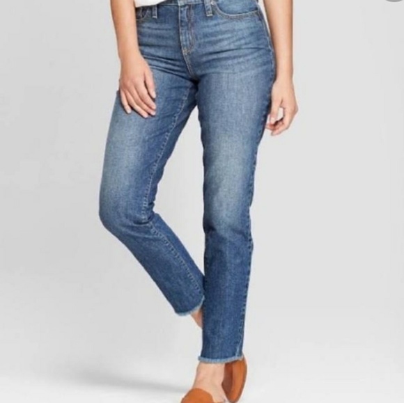 Universal Thread Denim - NWT Universal Thread Frayes Hem Mom Jeans